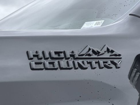 Used 2024 Chevrolet Silverado 2500 High Country w/ High Country Premium Package AWD/4WD image 34