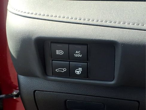 Used 2022 Toyota Highlander Limited AWD/4WD image 21