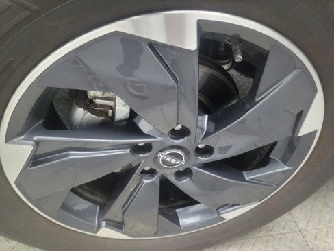 Used 2025 Nissan Rogue SV AWD/4WD image 31