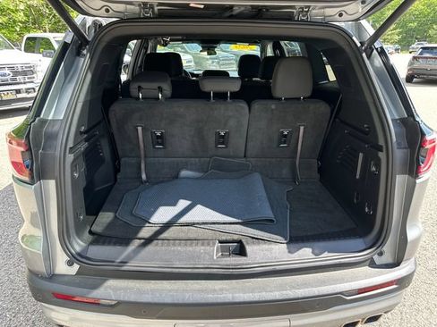 Used 2025 GMC Acadia Elevation AWD/4WD image 13