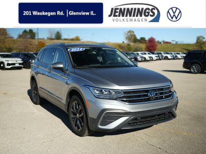 Used 2024 Volkswagen Tiguan SE w/ Panoramic Sunroof Package