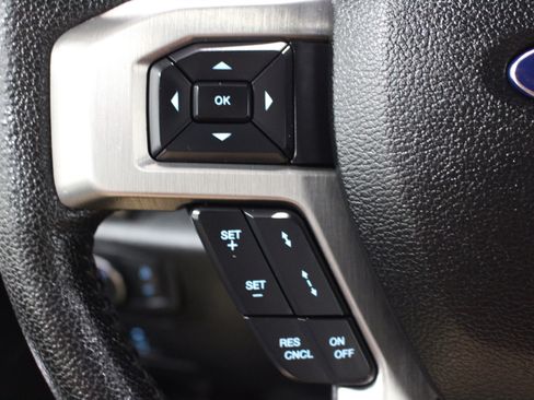 Used 2015 Ford F150 Platinum w/ Equipment Group 701A Luxury AWD/4WD image 12