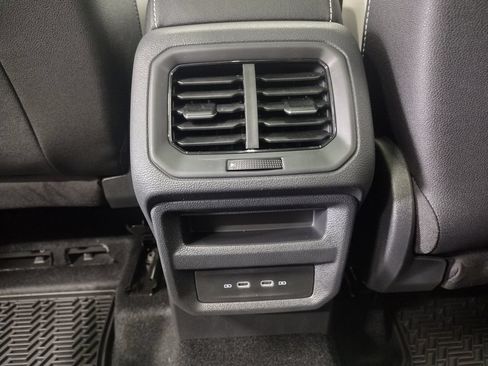 New 2026 Volkswagen Taos SE AWD/4WD image 32
