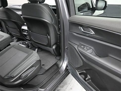 New 2025 Jeep Grand Cherokee L Laredo image 21