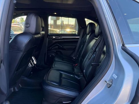Used 2016 Porsche Cayenne S image 39
