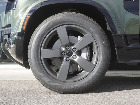 New 2026 Land Rover Defender 110 X-Dynamic SE image 34