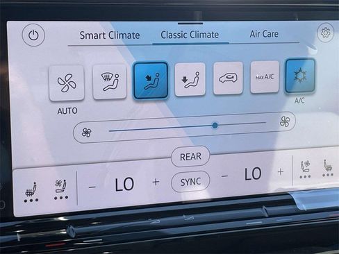 New 2025 Volkswagen Atlas SEL image 24