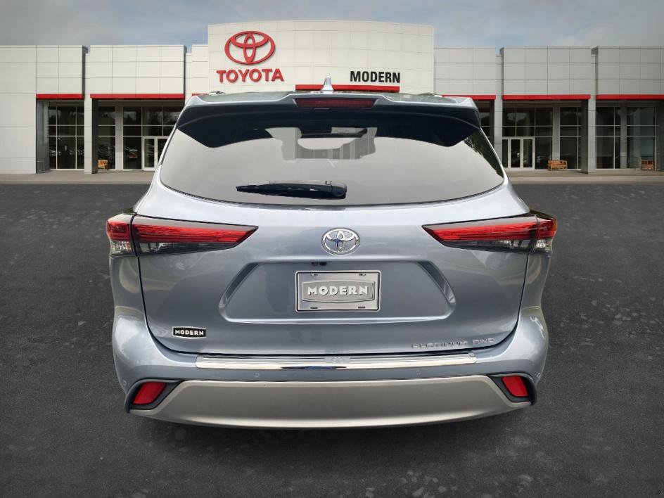 Certified 2021 Toyota Highlander Platinum AWD/4WD image 6