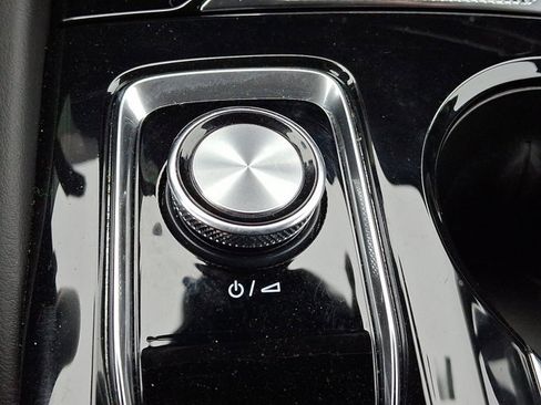 Used 2025 Buick Envision Sport Touring image 23