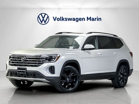 New 2026 Volkswagen Atlas SE FWD image 1