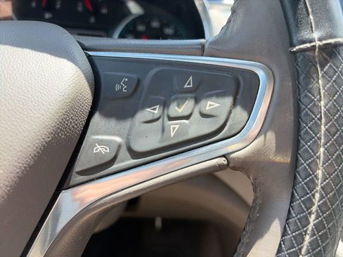 Used 2017 Chevrolet Malibu LT FWD image 21