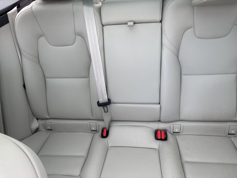 Certified 2023 Volvo XC60 B5 Core image 29