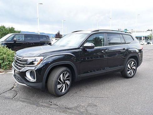 New 2026 Volkswagen Atlas SE image 3