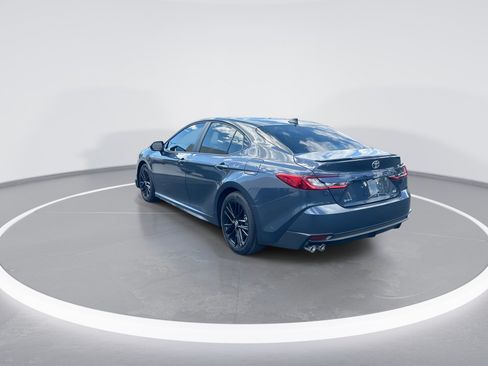 Used 2026 Toyota Camry SE FWD image 7