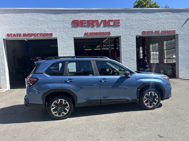 Used 2025 Subaru Forester AWD/4WD image 7