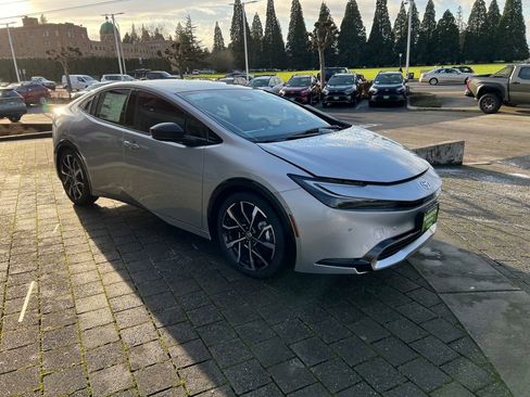 New 2026 Toyota Prius Plug-In Hybrid image 7