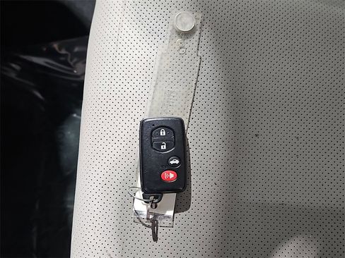 Used 2015 Subaru Forester 2.5i Touring w/ Eyesight & Navigation System image 36