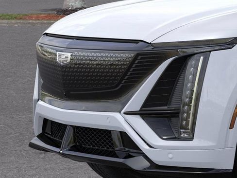 New 2026 Cadillac Lyriq V w/ LPO, Floor Liner Package AWD/4WD image 13