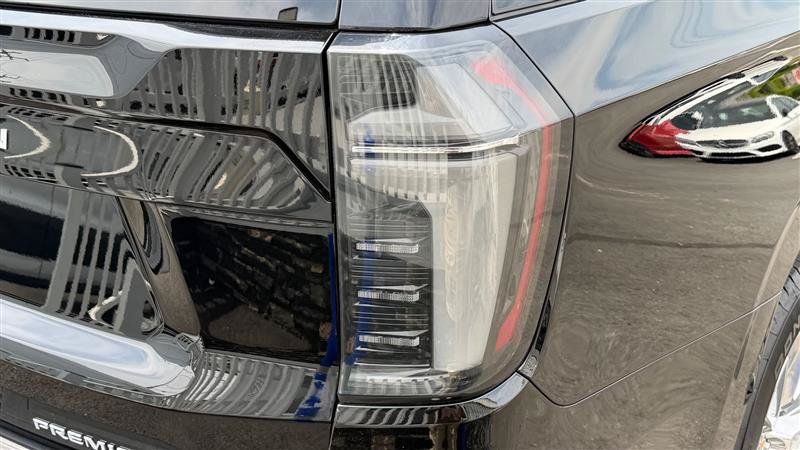 Used 2026 Chevrolet Suburban Premier RWD image 13