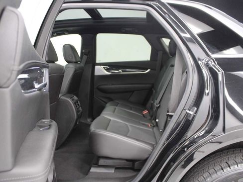 Certified 2022 Cadillac XT5 Premium Luxury w/ LPO, Floor Liner Package image 37