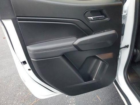 Certified 2024 Chevrolet Colorado LT w/ LT Convenience Package image 11