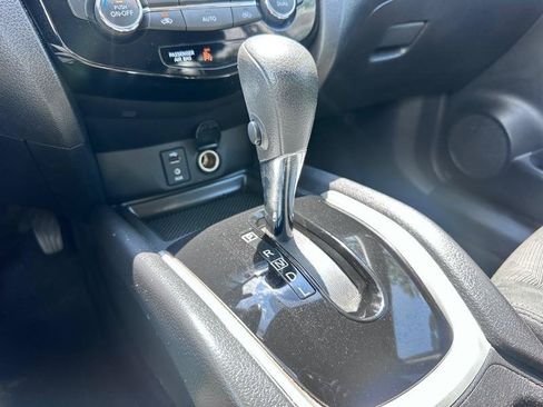 Used 2015 Nissan Rogue SV FWD image 22