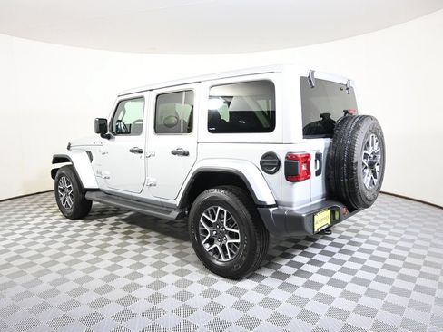 Used 2024 Jeep Wrangler Unlimited Sahara w/ Safety Group AWD/4WD image 4