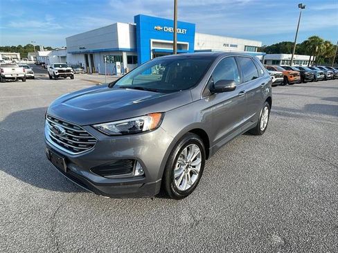 Used 2024 Ford Edge Titanium image 3