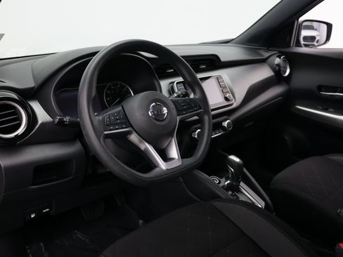 Used 2020 Nissan Kicks SV FWD image 8