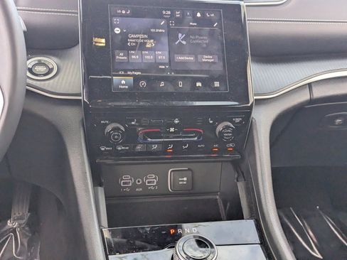 Used 2023 Jeep Grand Cherokee L Altitude image 21