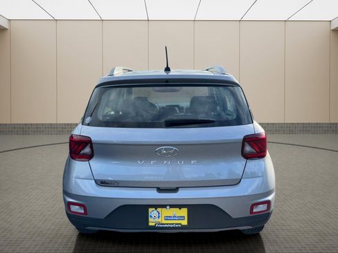 Certified 2025 Hyundai Venue SEL FWD image 19