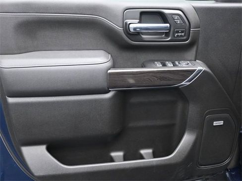 Used 2022 Chevrolet Silverado 2500 LTZ w/ LTZ Plus Package image 9