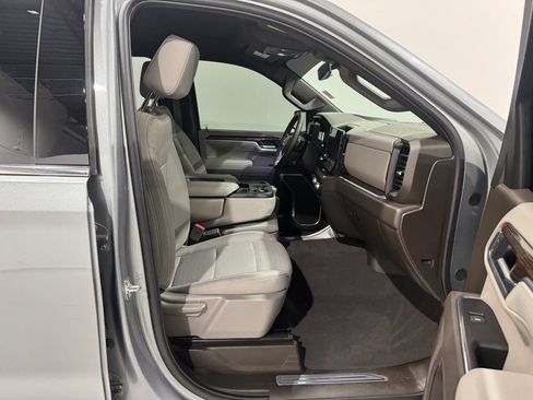 Used 2025 GMC Sierra 1500 SLE AWD/4WD image 22