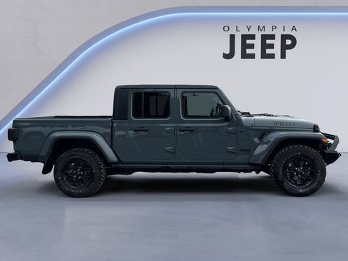 Certified 2025 Jeep Gladiator Willys image 6