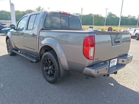 Used 2021 Nissan Frontier SV w/ Midnight Edition Floor Mats AWD/4WD image 5
