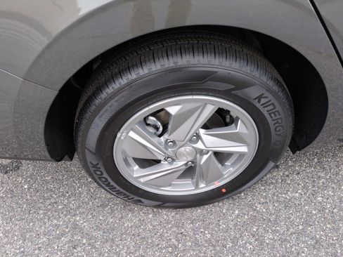 New 2026 Hyundai Elantra SE FWD image 9