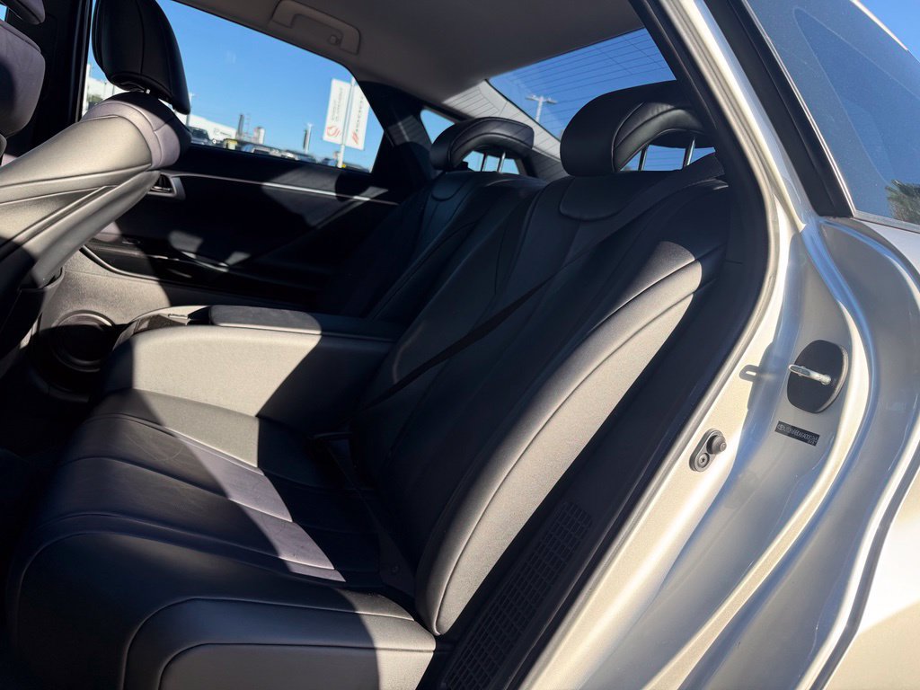 Used 2016 Toyota Mirai FWD image 5