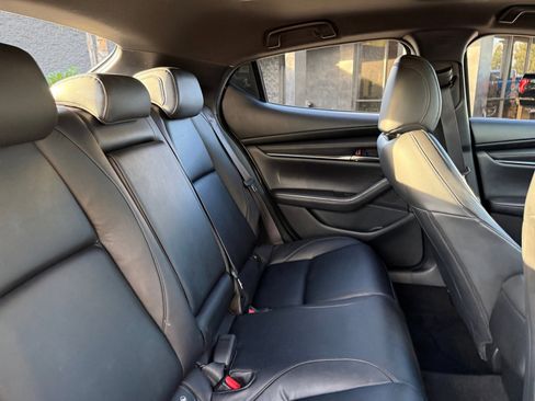 Used 2021 MAZDA MAZDA3 s image 18