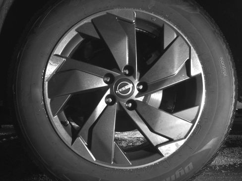 Used 2025 Nissan Rogue SV image 14