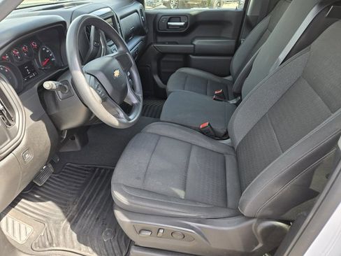 Used 2025 Chevrolet Silverado 1500 Custom image 15