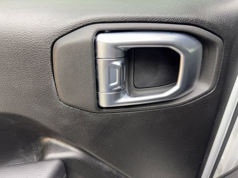 Used 2022 Jeep Wrangler Unlimited Sport image 35