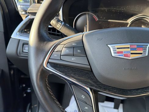 Certified 2022 Cadillac XT5 Premium Luxury FWD image 13