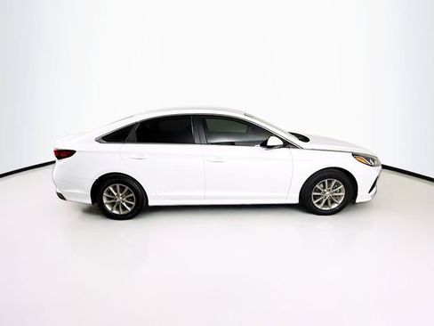 Used 2019 Hyundai Sonata SE FWD image 2