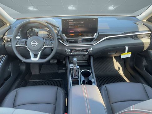 New 2025 Nissan Altima 2.5 SR w/ SR Premium Package image 15