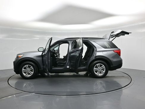 Certified 2022 Ford Explorer XLT image 40