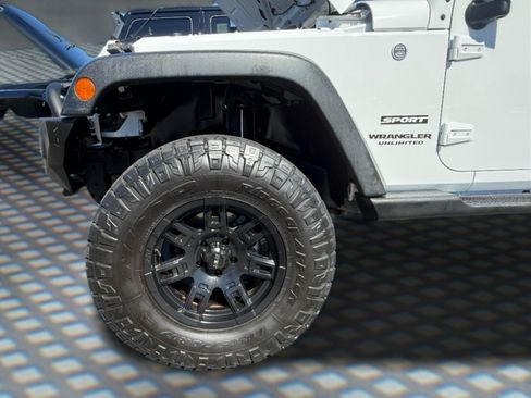 Used 2017 Jeep Wrangler Unlimited Sport w/ Quick Order Package 24S AWD/4WD image 11