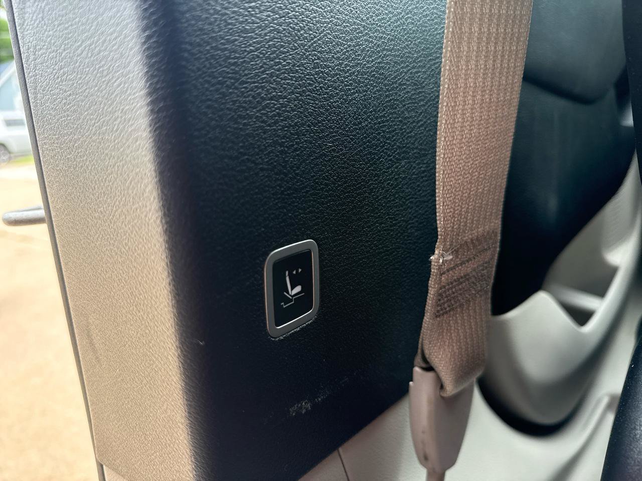 Used 2024 Chrysler Pacifica Touring-L FWD image 19