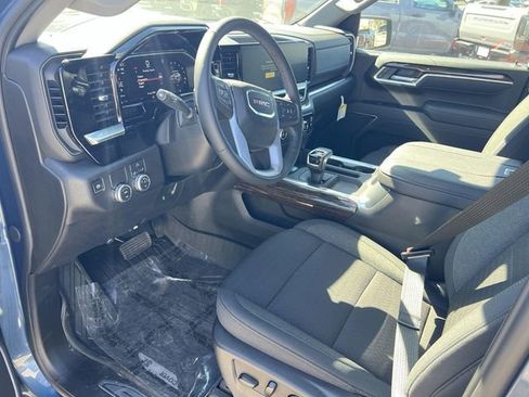 New 2026 GMC Sierra 1500 Elevation w/ LPO, Elevation Black Package image 9