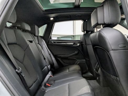 Used 2025 Porsche Macan image 23
