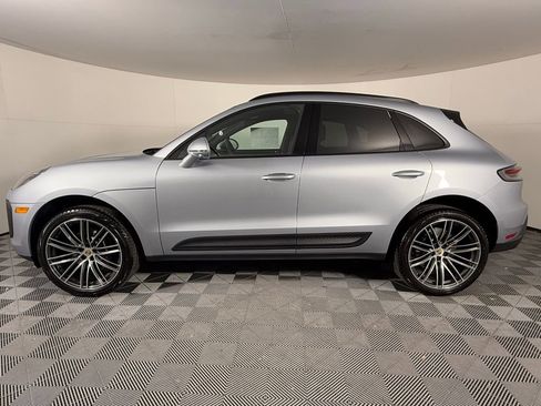 New 2026 Porsche Macan image 2